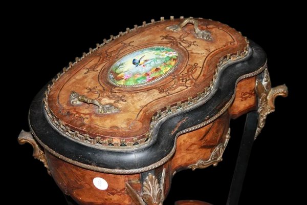 Tavolino porta piante francese della seconda metà del 1800, stile Napoleone III, in legno di no-photo-4