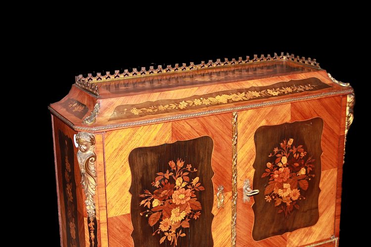 Cabinet credenzino francese della prima metà de 1800, stile Luigi XV, in legno di bois de rose -photo-2