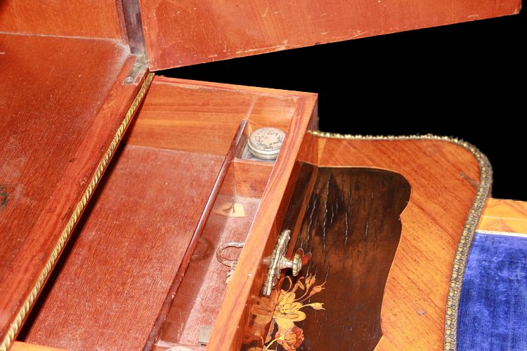 Cabinet credenzino francese della prima metà de 1800, stile Luigi XV, in legno di bois de rose -photo-4