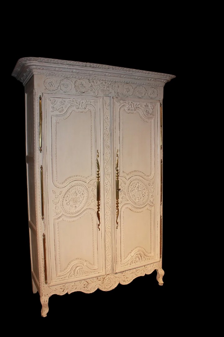 Armadio francrese di fine 1700 stile Normandia in legno di noce