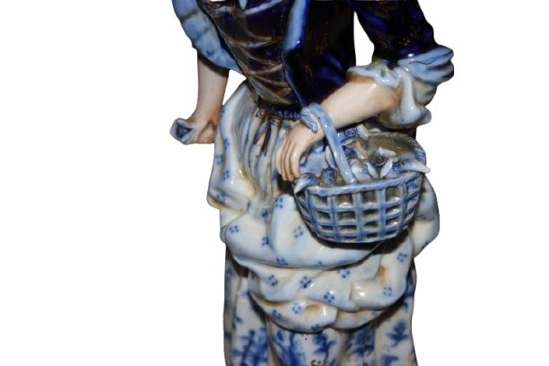 Statuina in porcellana raffigurante dama con cesto di fiori fine 1800-photo-4