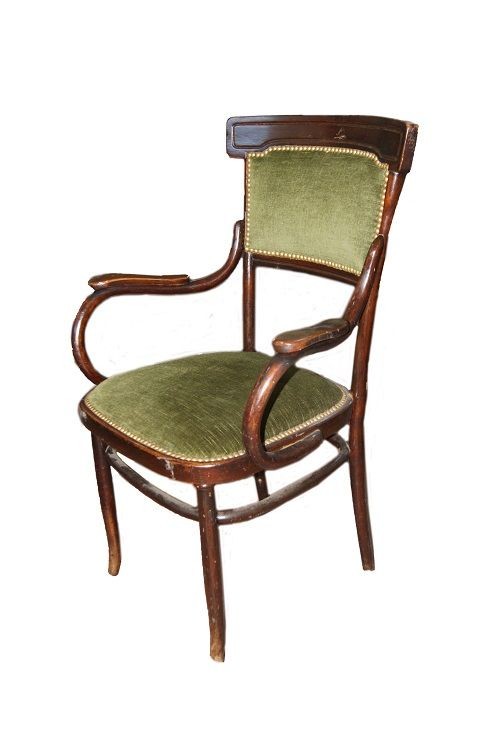 Poltrona Thonet di inizio 1900 in legno di faggio tinto noce