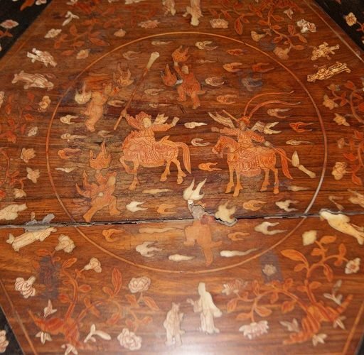 Tavolino inglese di gusto orientale di metà 1800, in vari legni-photo-4