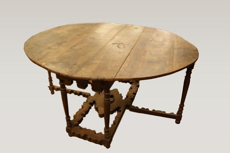 Tavolo spagnolo in legno di noce, del 1600 stile Luigi XIV, con alette