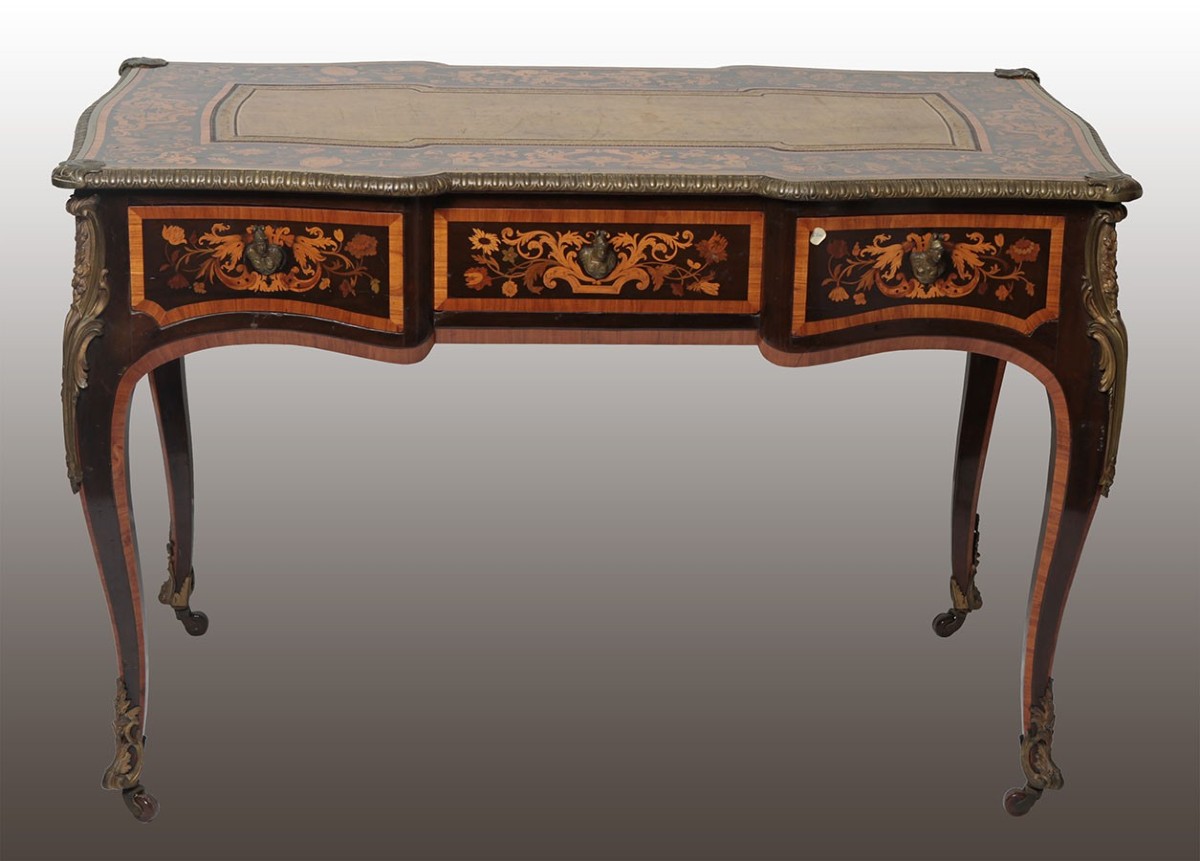 Scrivaniola francese della prima metà 1800 in palissandro, bois de rose, bois de violette e int