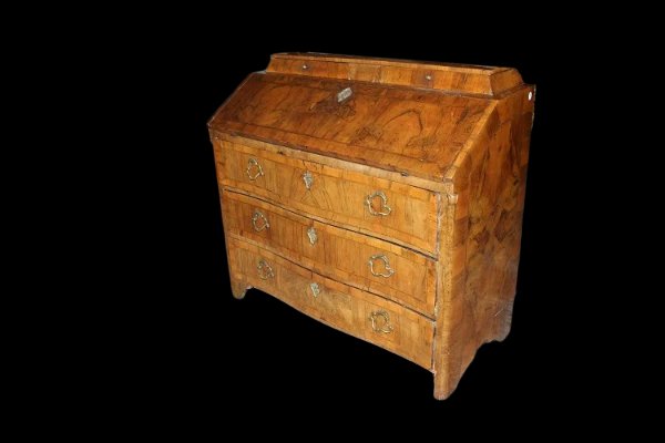 Ribalta italiana di metà 1700, stile Luigi XV, in legno di noce e radica di noce-photo-2
