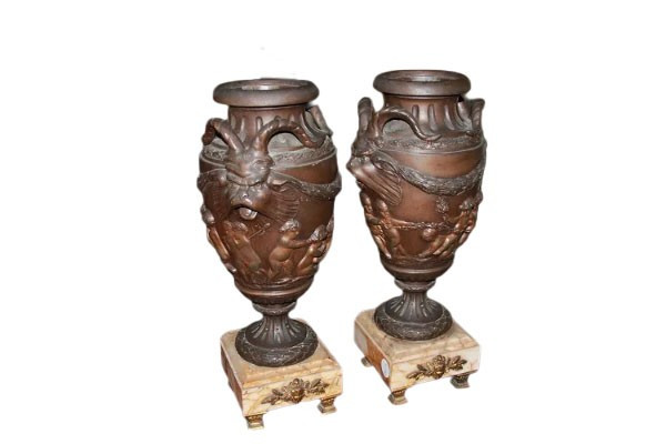 Coppia di grandi vasi francesi della seconda metà del 1800, stile Impero, in Antimonio