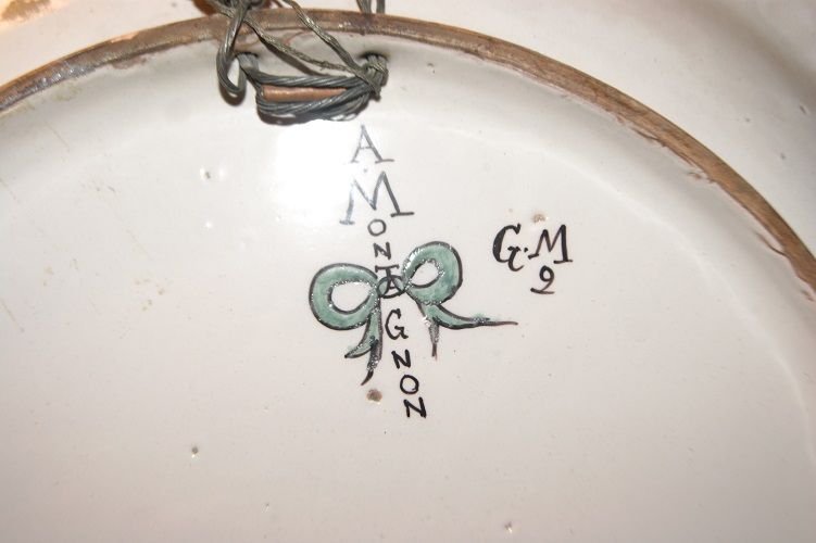 Bellissimo piatto francese di fine 1800 in ceramica riccamente decorata con scena-photo-2