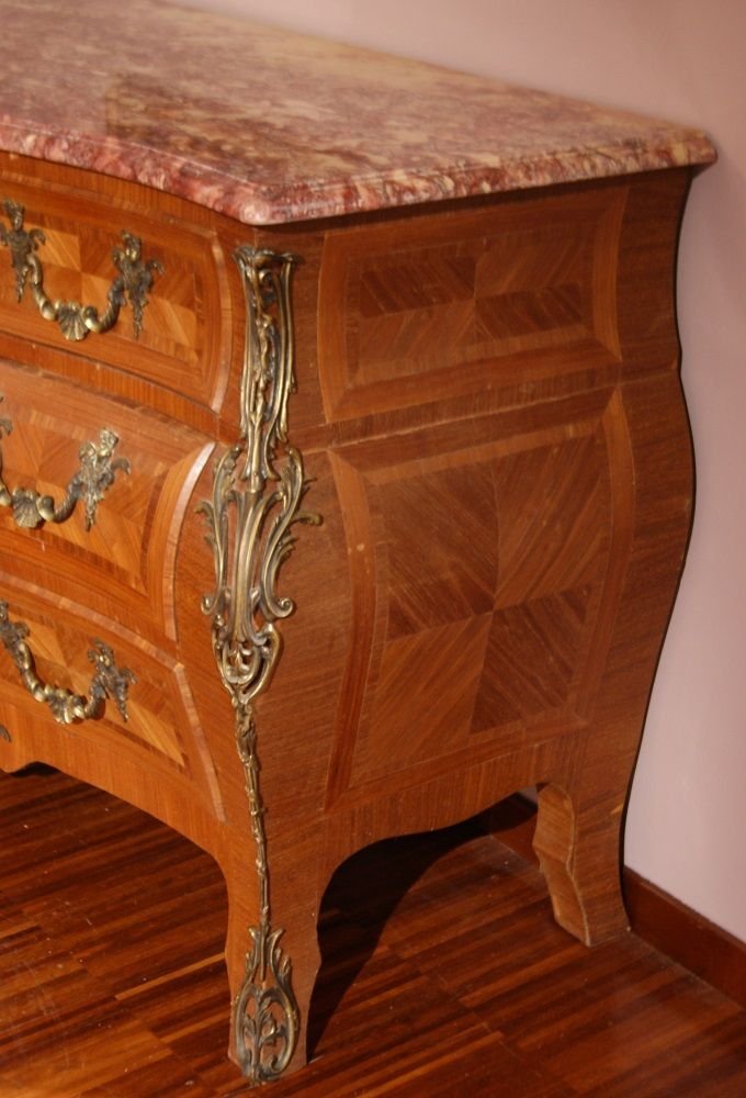 Comò francese della seconda metà del 1800, stile Reggenza, in legno di bois de rose-photo-3