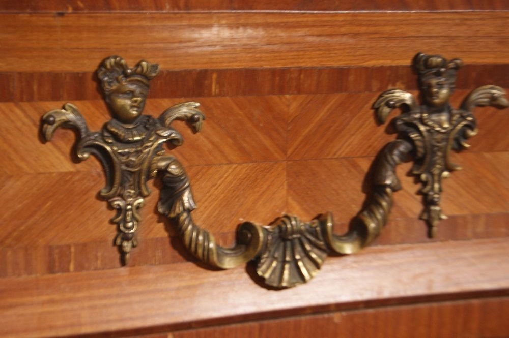 Comò francese della seconda metà del 1800, stile Reggenza, in legno di bois de rose-photo-2