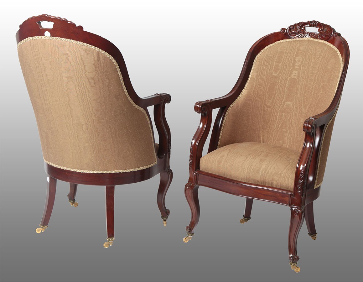 Coppia di poltrone francesi della seconda metà del 1800 stile Luigi Filippo, in legno di mogano
