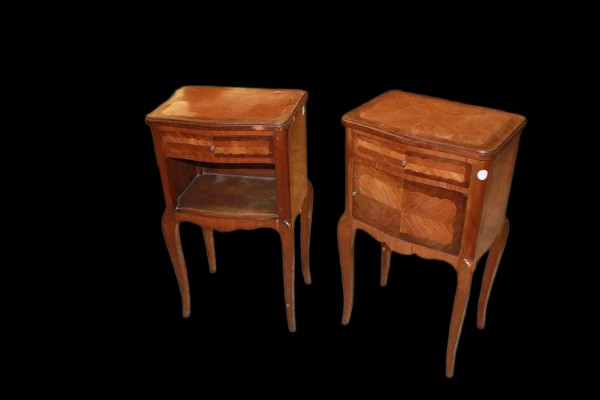 Coppia di comodini Maschio Femmina francesi di fine 1800, stile Transizione, in legno 