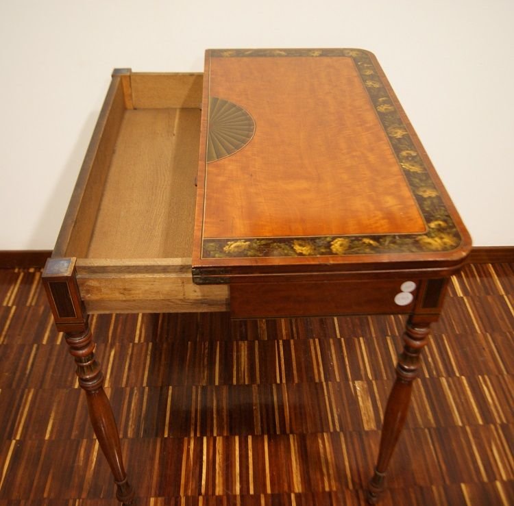 Tavolino da gioco inglese della prima metà del 1800 stile Sheraton, in legno Satinwood-photo-2
