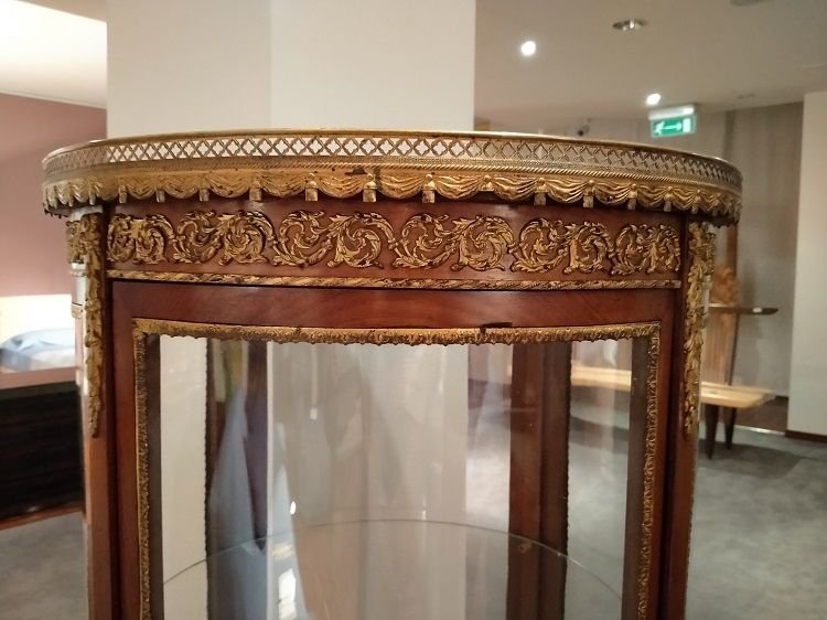 Vetrinetta francese in mogano tonda ad un'anta, in stile transizione, con  bronzi e marmo rosso-photo-3