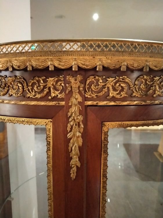 Vetrinetta francese in mogano tonda ad un'anta, in stile transizione, con  bronzi e marmo rosso-photo-4