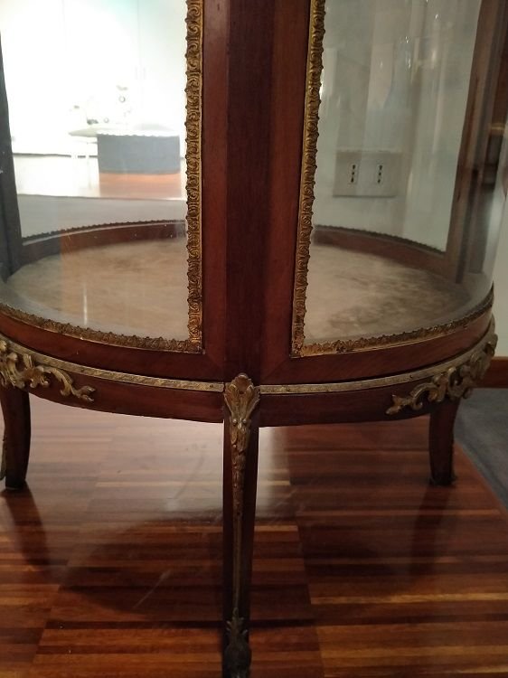 Vetrinetta francese in mogano tonda ad un'anta, in stile transizione, con  bronzi e marmo rosso-photo-2