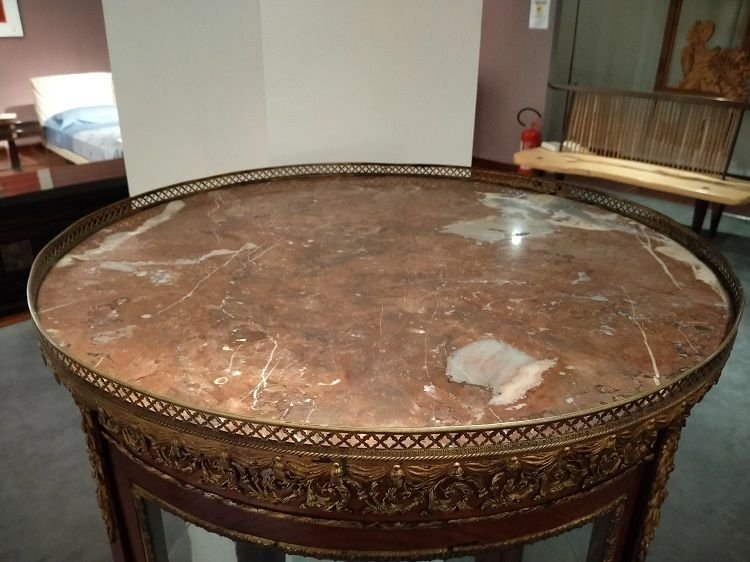 Vetrinetta francese in mogano tonda ad un'anta, in stile transizione, con  bronzi e marmo rosso-photo-3