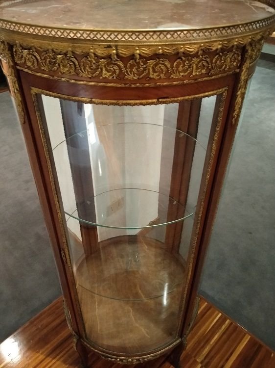 Vetrinetta francese in mogano tonda ad un'anta, in stile transizione, con  bronzi e marmo rosso-photo-4