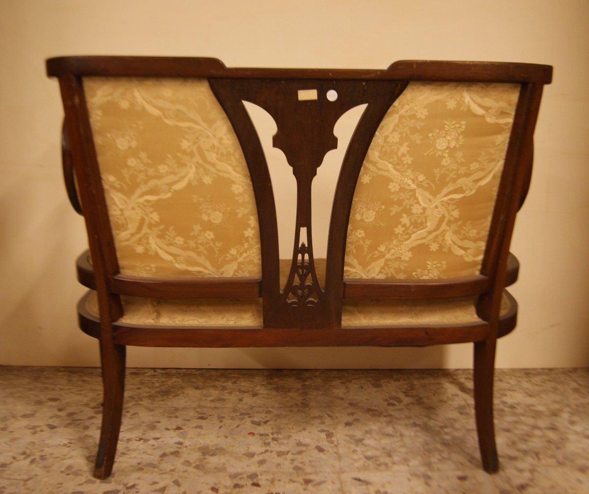 Divanetto inglese della seconda metà 1800, stile Vittoriano, in legno di mogano-photo-1