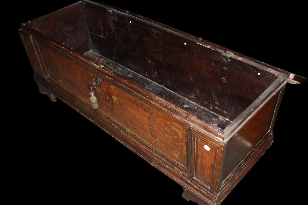 Grande cassapanca italiana veneta del 1600 in legno di noce-photo-3
