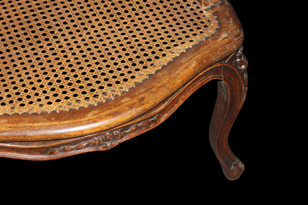 Coppia di poltrone francesi della seconda metà del 1800, stile Luigi XV, in legno di noce-photo-1