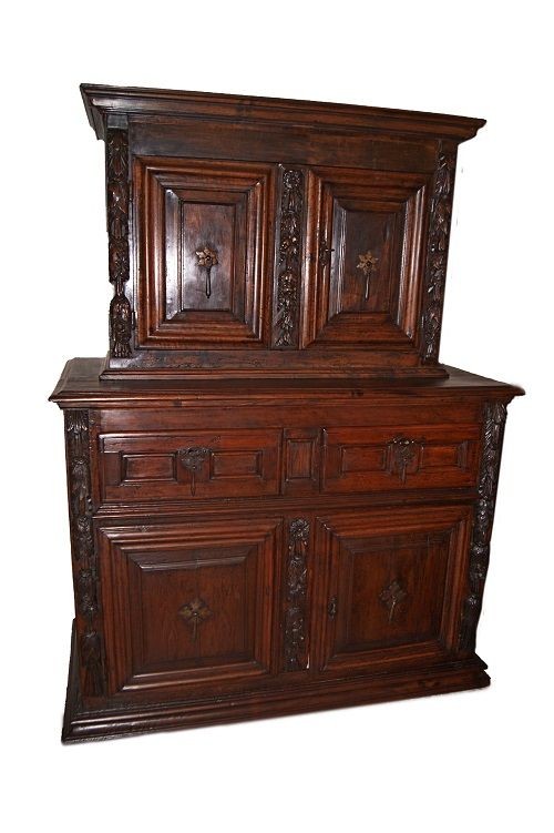 Credenza doppio corpo italiana di fine 1500, Rinascimento, in legno di noce e quercia