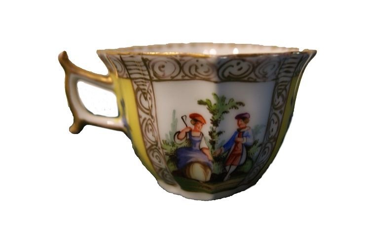 Tazzina con piattino in porcellana Manifattura Meissen di metà 1800, decorati con scene galanti-photo-4