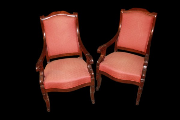 Coppia di poltrone francese di metà 1800, stile Direttorio, in legno di mogano e piuma di mogan