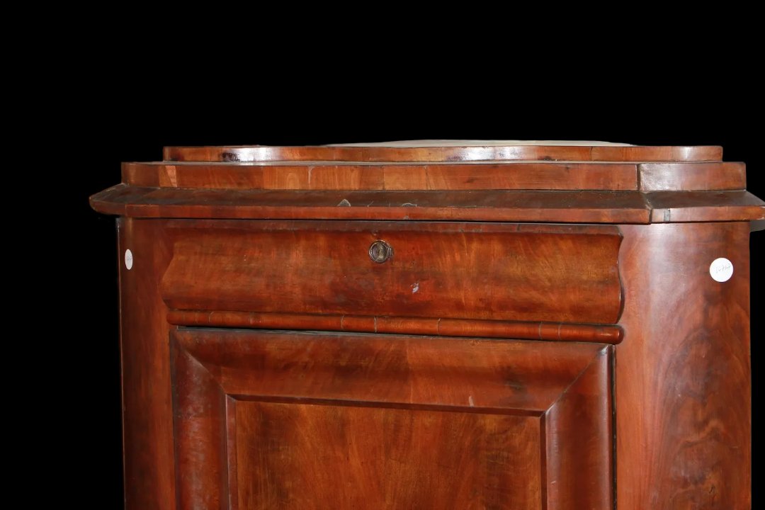 Coppia di angoliere Nord Europa di metà 1800, stile Biedermeier, in legno di mogano e piuma di -photo-2