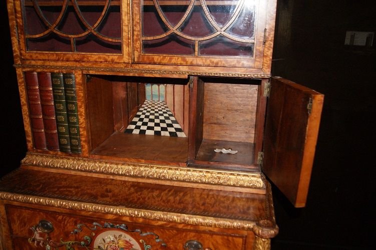 Vetrinetta inglese della seconda metà del 1700, stile Sheraton, in legno di satinwood-photo-5