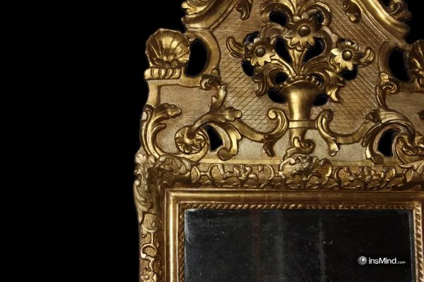 Specchiera francese della seconda metà del 1700 in legno dorato foglia oro. Presenta elaborata -photo-4