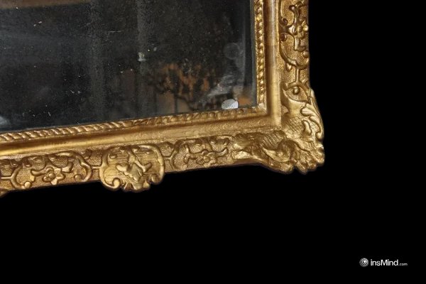 Specchiera francese della seconda metà del 1700 in legno dorato foglia oro. Presenta elaborata -photo-2