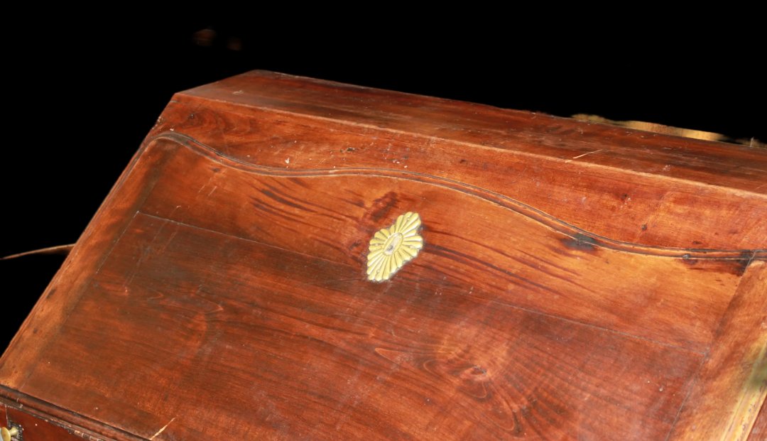 Ribaltina francese della seconda metà del 1700, stile Provenzale, in legno di noce-photo-1