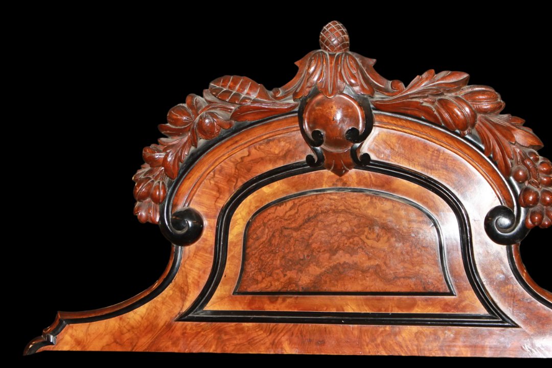 Credenza piattaia francese di metà 1800, stile Luigi Filippo, in legno di noce fiammato-photo-3