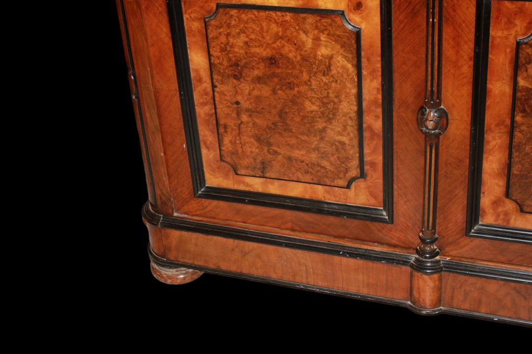Credenza piattaia francese di metà 1800, stile Luigi Filippo, in legno di noce fiammato-photo-1