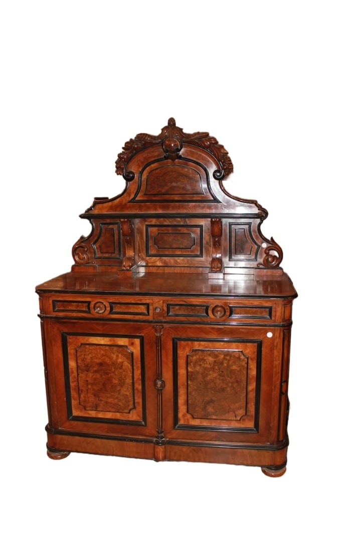 Credenza piattaia francese di metà 1800, stile Luigi Filippo, in legno di noce fiammato