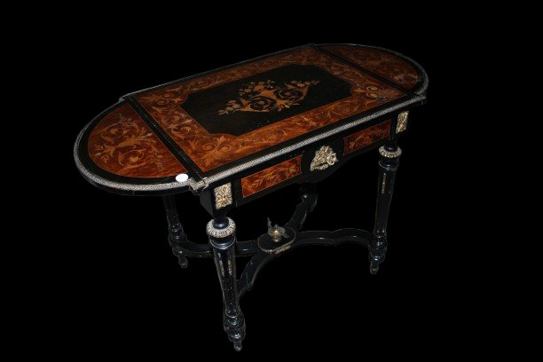 Tavolino Luigi XVI con Alette riccamente intarsiato XIX secolo-photo-3