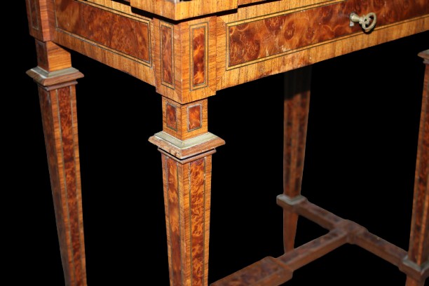 Toilette stile Luigi XVI in radica di Maples-photo-1