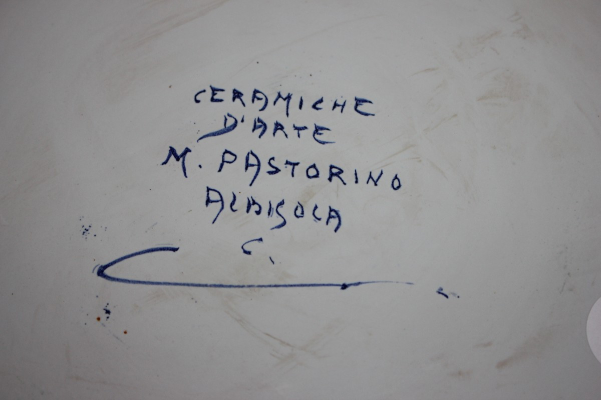 Piatto italiano in ceramica blu e bianco – Inizio ’900, scena con putto e dama con lira-photo-1