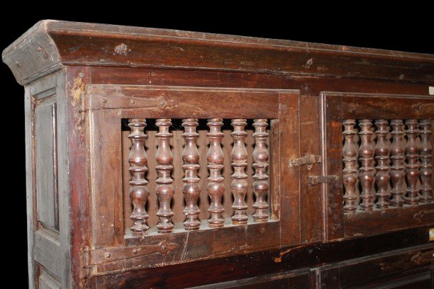 Credenza Alta Rustica spagnola del 1600-photo-2