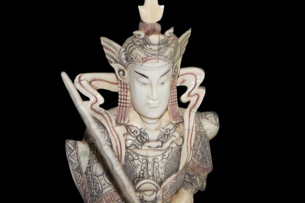 Coppia di Sculture Asiatiche in Mammut Guanyin e Guan Yu-photo-4