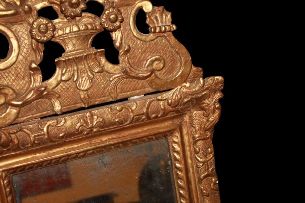 Specchiera Francese Dorata con Ricca Cimasa del 1700-photo-3