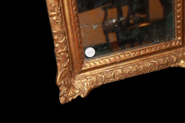 Specchiera Francese Dorata con Ricca Cimasa del 1700-photo-4