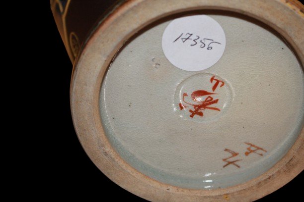 Coppia di Vasi Giapponesi Satsuma del 1800 Dorati con Personaggi-photo-3