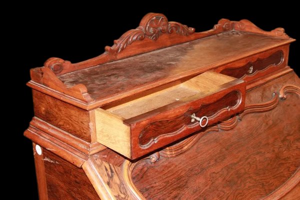 Visitez notre site Web www.centromercatoantiquariato.it +39 3469410359 Email: customer@centrome-photo-3
