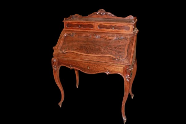 Visitez notre site Web www.centromercatoantiquariato.it +39 3469410359 Email: customer@centrome