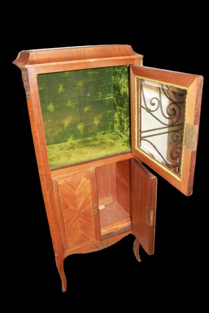 Piccola Vetrina Francese Stile Luigi XV del 1800 In Legno di Bois de Rose-photo-1