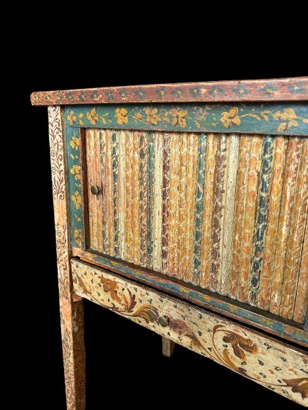 Elegante comodino francese di metà 1800 secolo in legno dipinto-photo-1