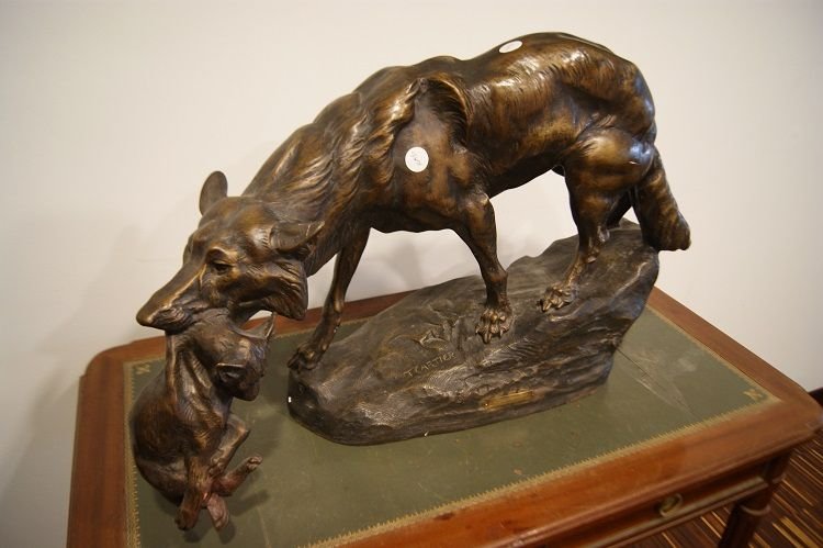 Lupa con cucciolo in bocca scultura firmata Thomas François Cartier-photo-2