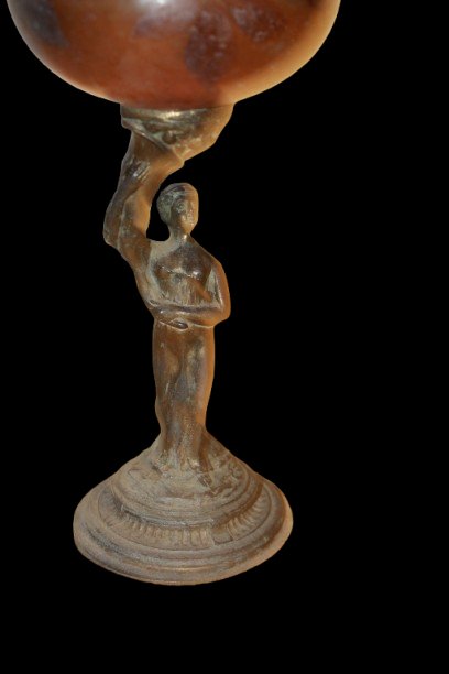 Lampada a Petrolio in Ottone con Base Figurativa e Serbatoio in Vetro Ambrato-photo-3